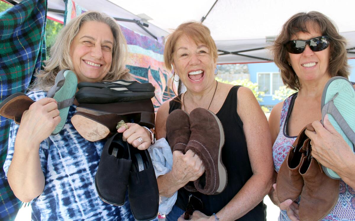 La Crescenta Woman’s Club Shoe Drive