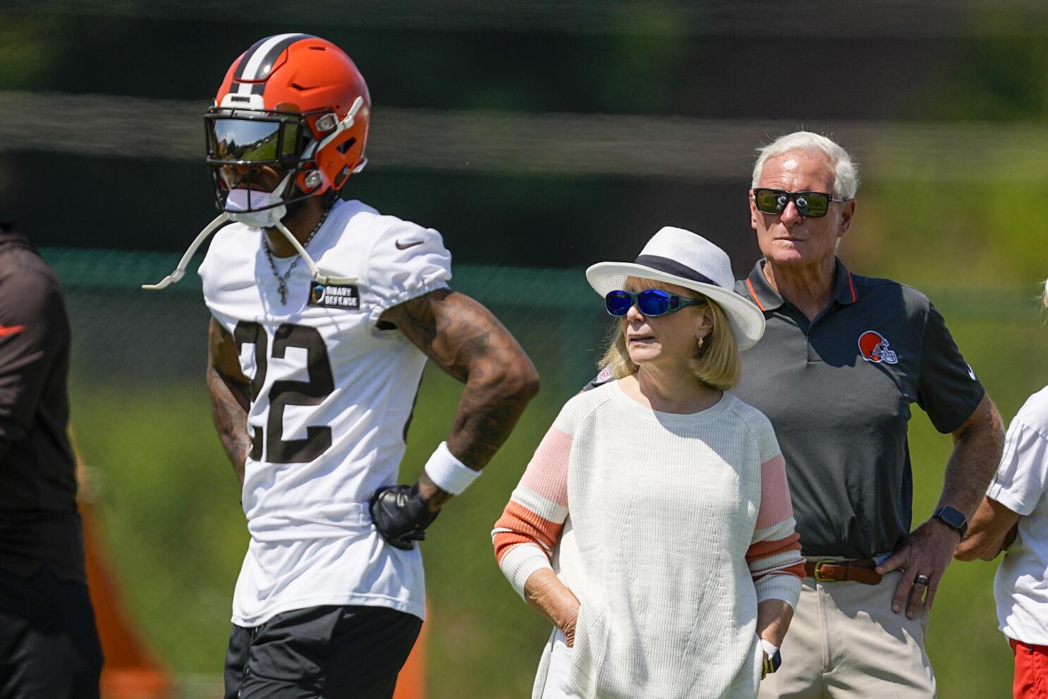 Browns owners Dee and Jimmy Haslam optimistic about season, but