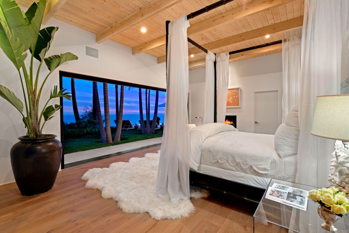 The views seem to go on forever at our contemporary Home of the Week in Malibu.