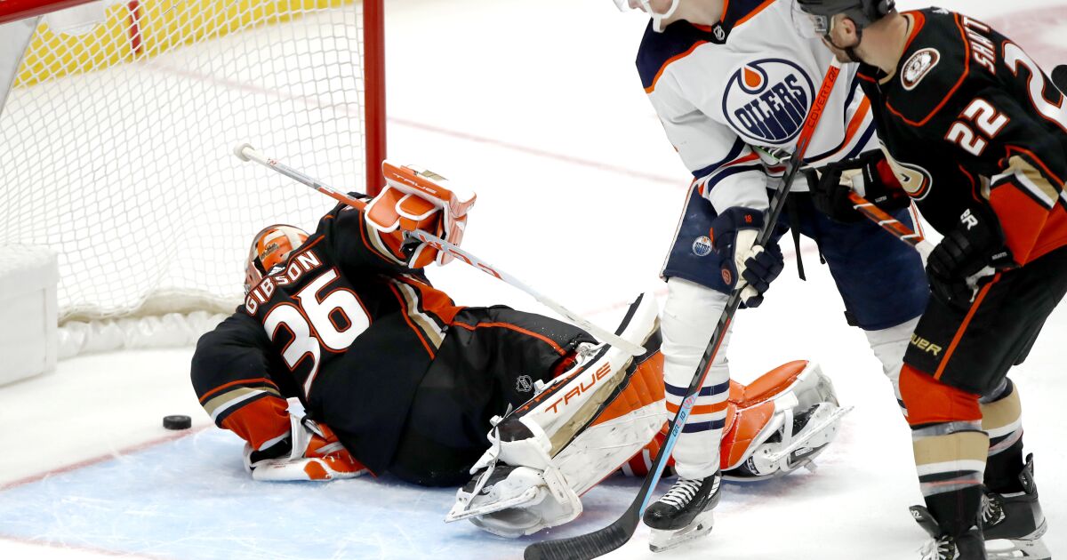 Ducks, Oilers’a 6-1 mağlup olan Connor McDavid ile eşleşmiyor
