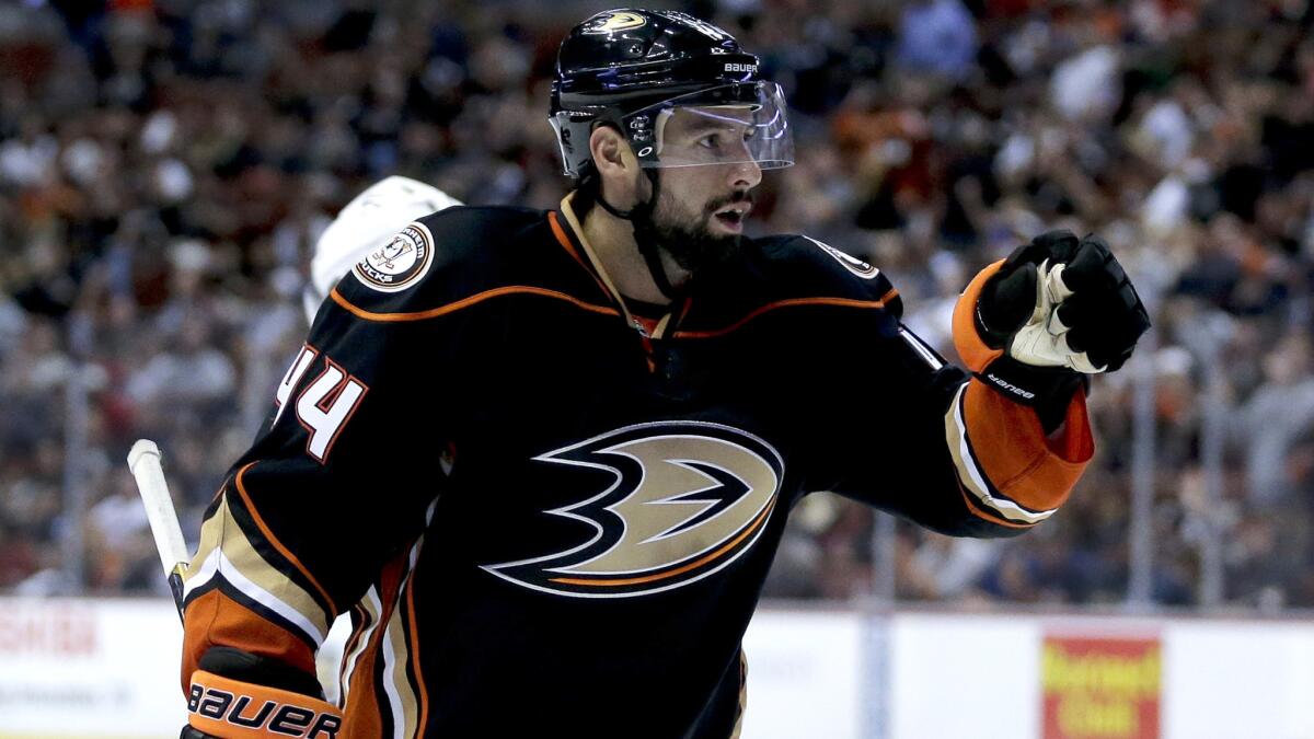 Ducks center Nate Thompson is prepared to make his debut this week after recovering from shoulder surgery.