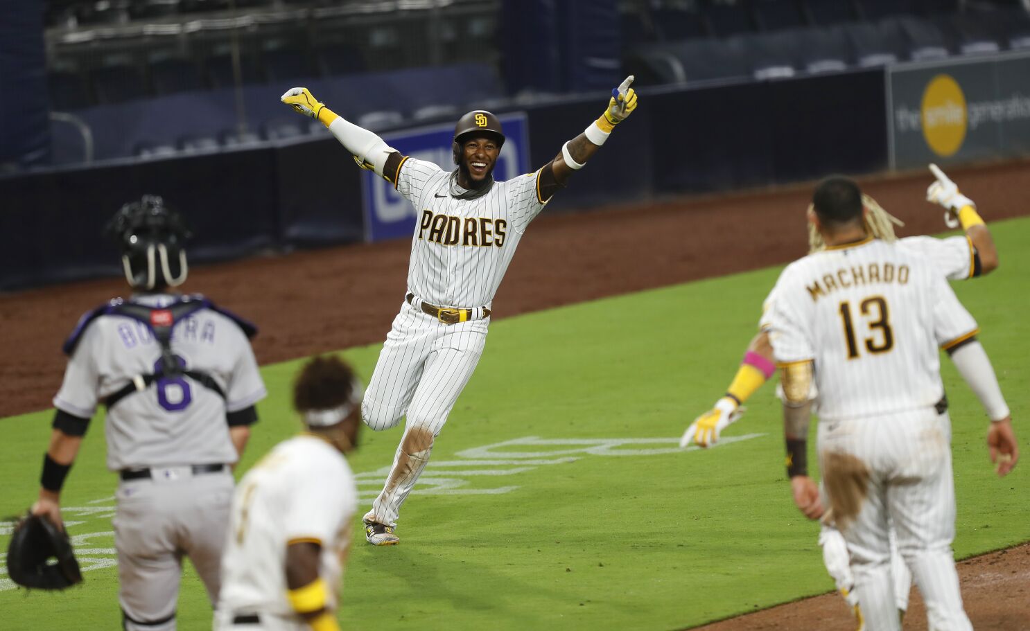 Should the Padres bring Jurickson Profar back?