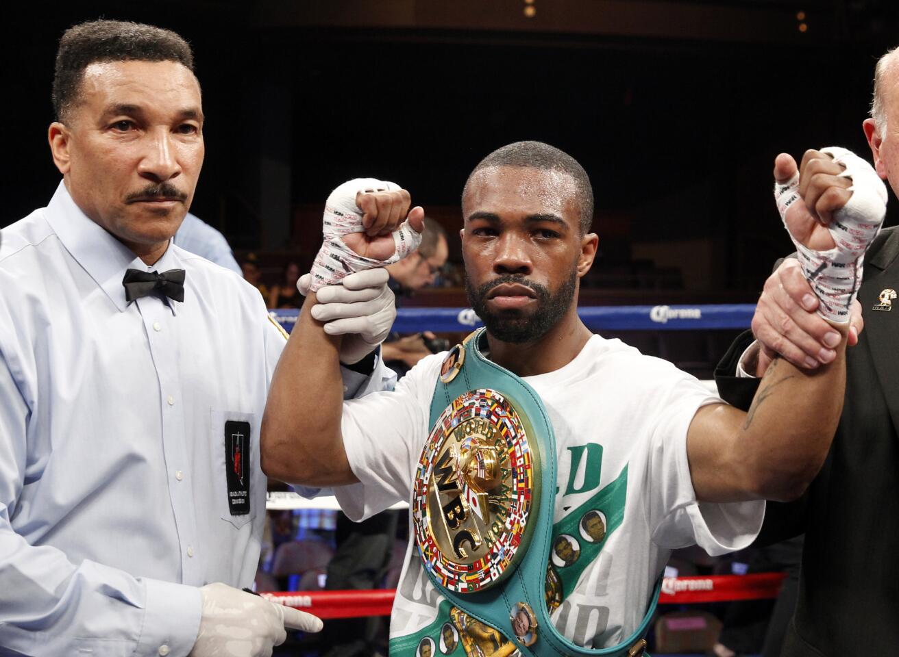 Russell Jr. derrota a González