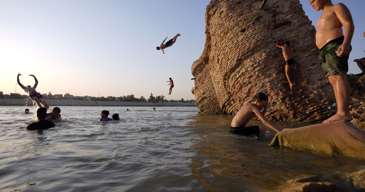 Rolling blackouts, sudden shutdowns: Extreme heat boils — and roils — the Middle East Rolling blackouts, sudden shutdowns: Extreme heat boils — and roils — the Middle East