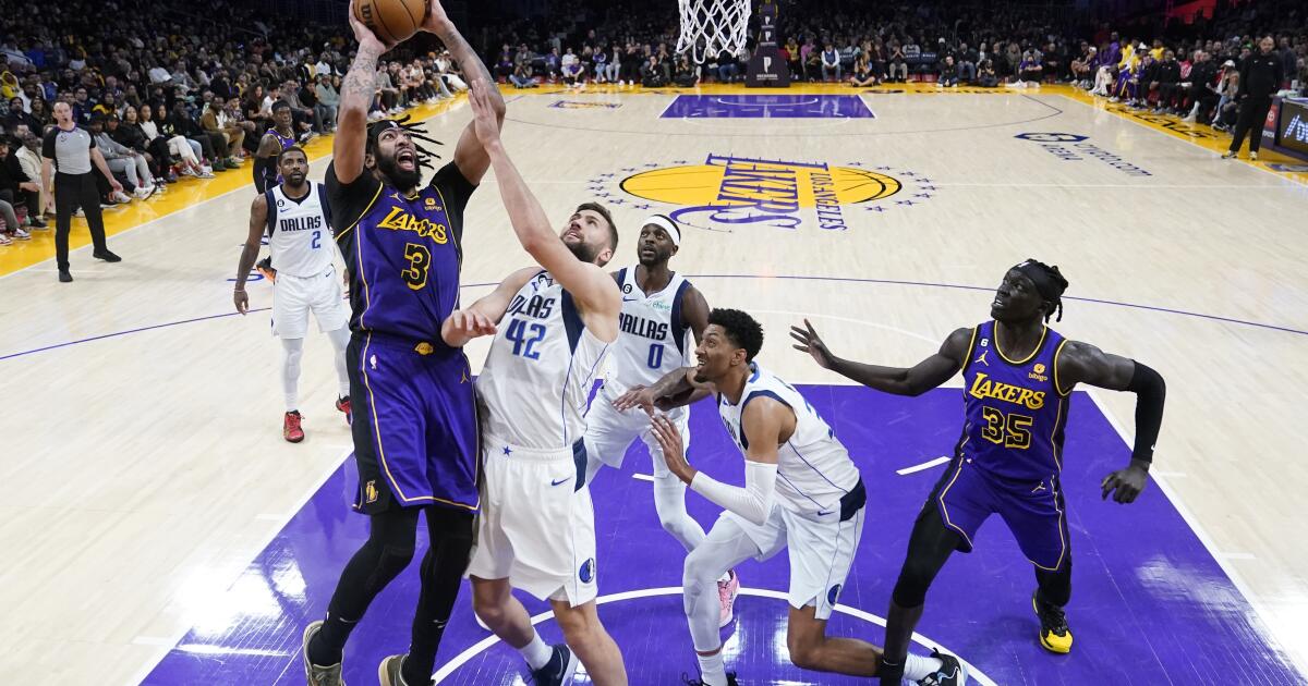 Anthony Davis preaches 'urgency' as Lakers lose critical game to