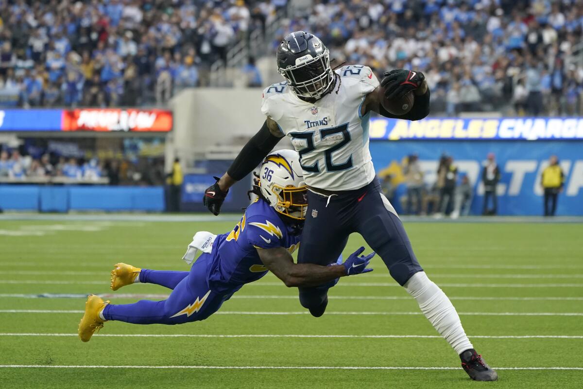 Tennessee Titans place 2 on IR: Derrick Henry, Tyjae Spears only RBs