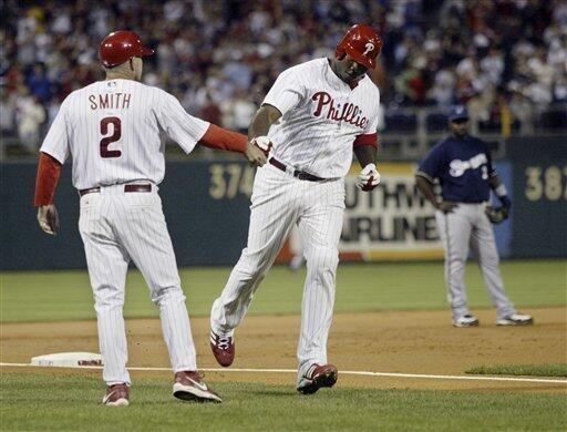 Howard homers, Moyer wins again as Phillies beat Brewers