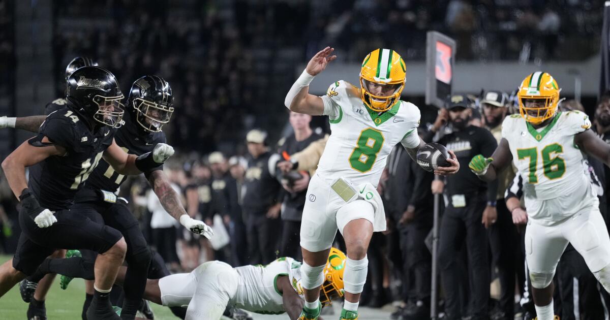 No. 1 Oregon to face winner of No. 8 seed Ohio State vs. No. 9 seed Tennessee in Rose Bowl