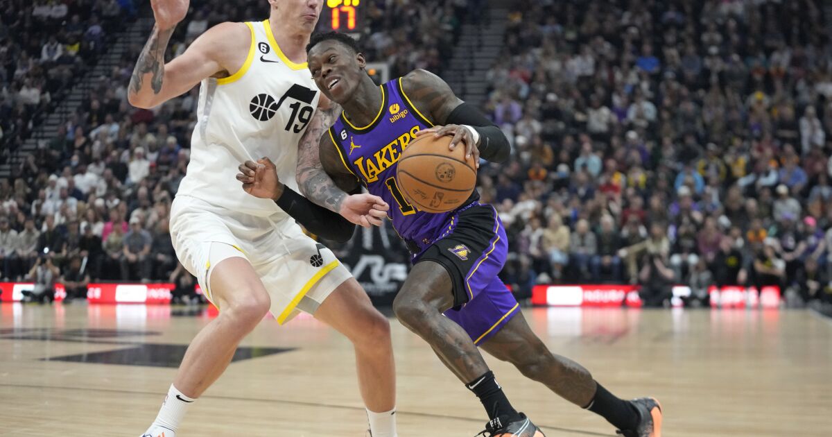 ‘Getting guys involved’: How Austin Reaves and Dennis Schroder impacted Lakers’ win