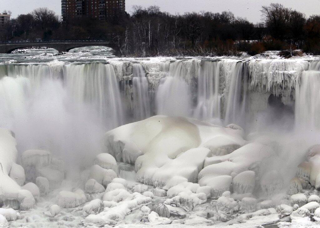 Polar vortex: Partial freeze of Niagara Falls