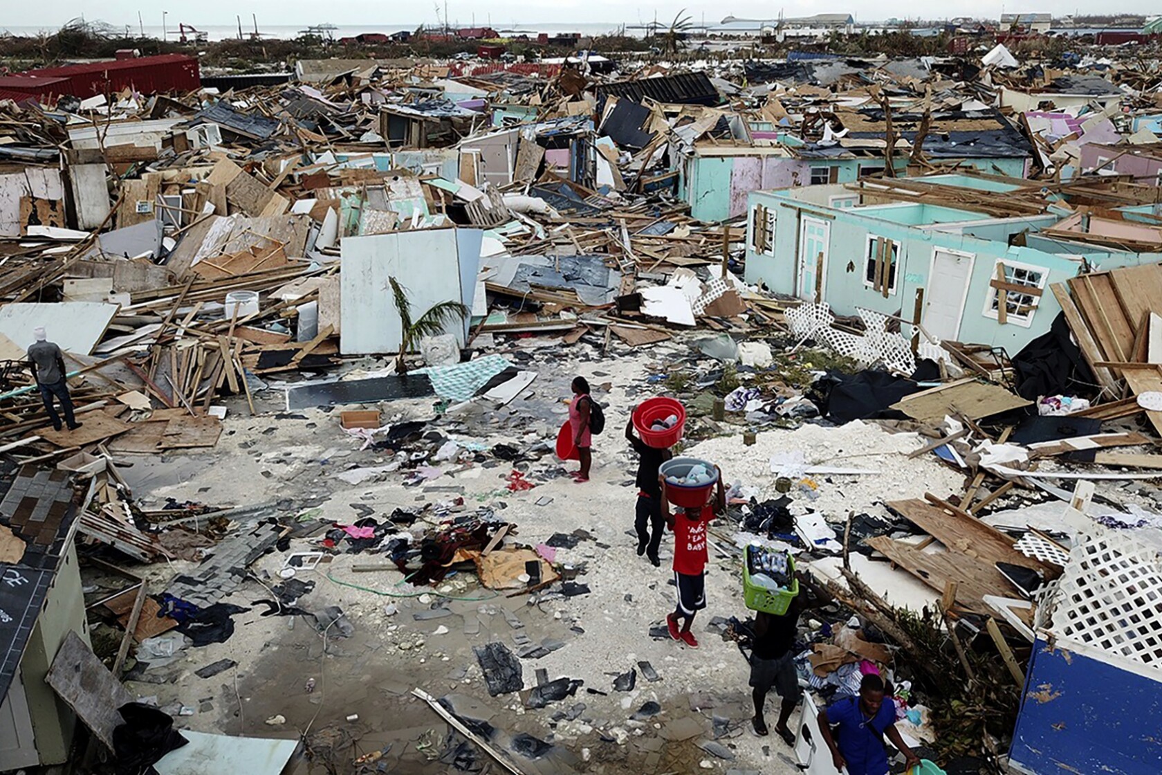 Deadly Hurricane Dorian Pounds Relentlessly At Bahamas Los