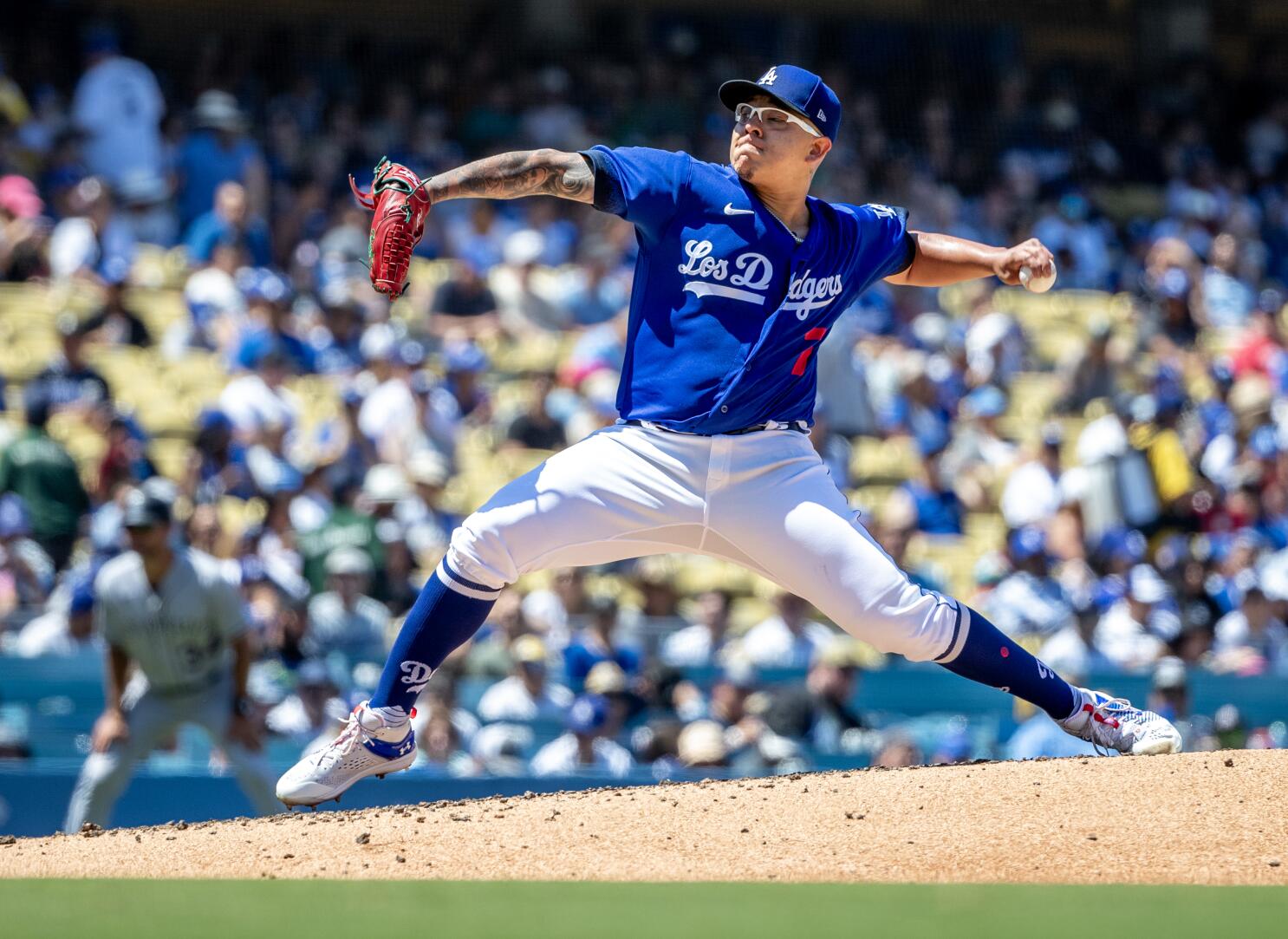 Julio Urías strikes out 12 as Dodgers beat Rockies for eighth