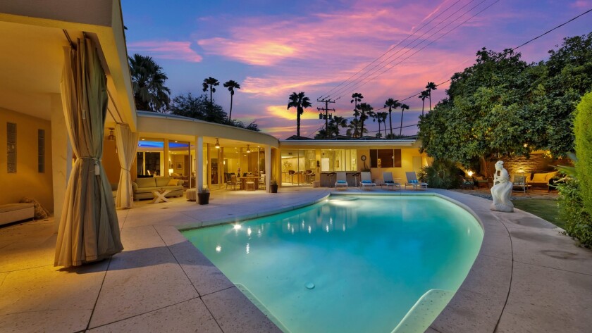 Actress Loretta Young’s onetime desert haunt is for sale at $1.475 ...