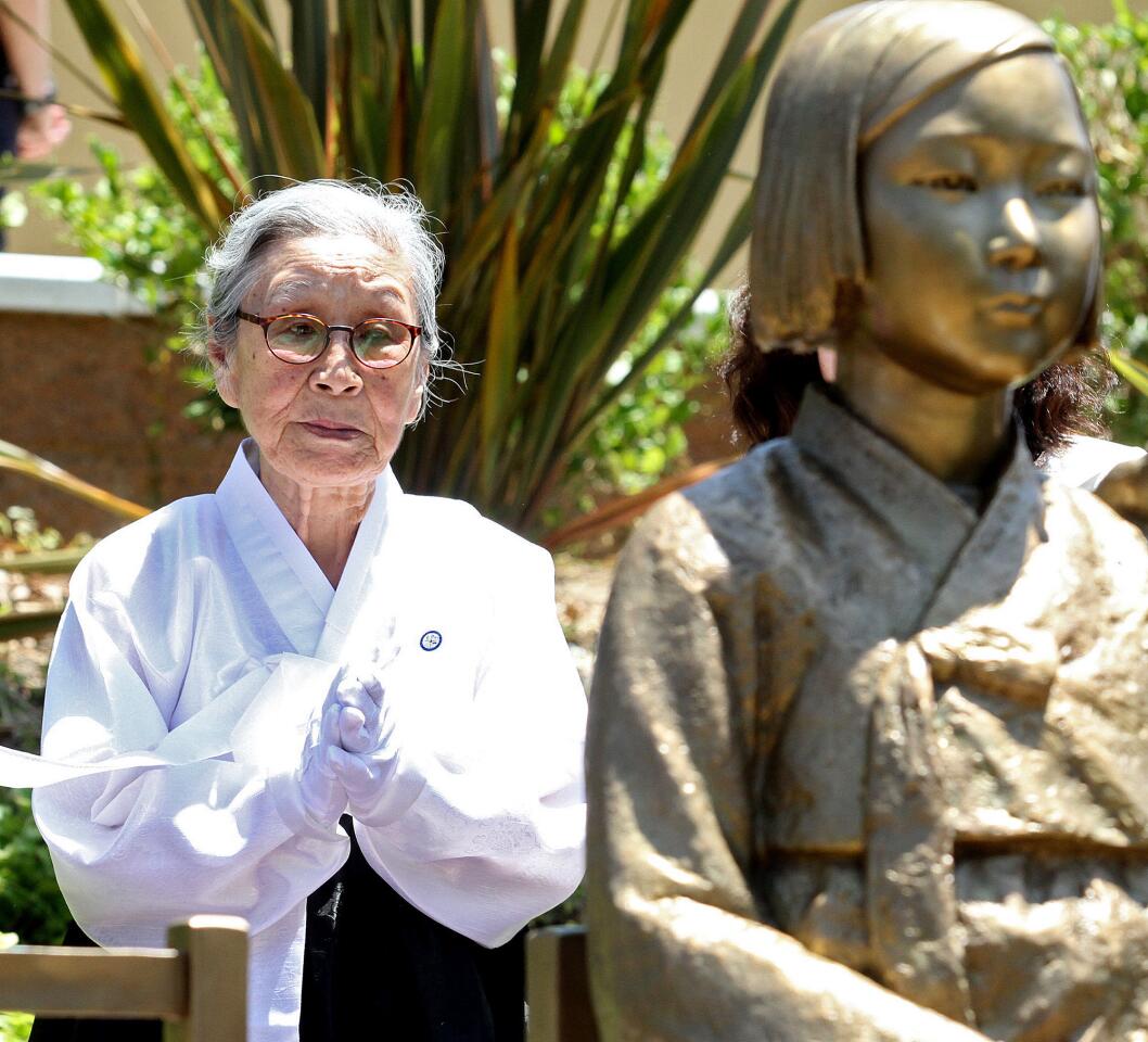 Photo Gallery: Comfort Women Memorial Monument unveiling