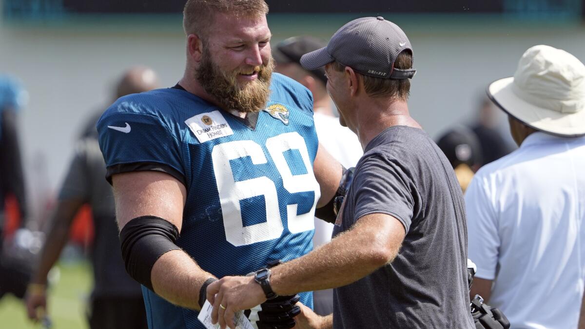 Jaguars' Tyler Shatley knows about taxes and jet lag after seven