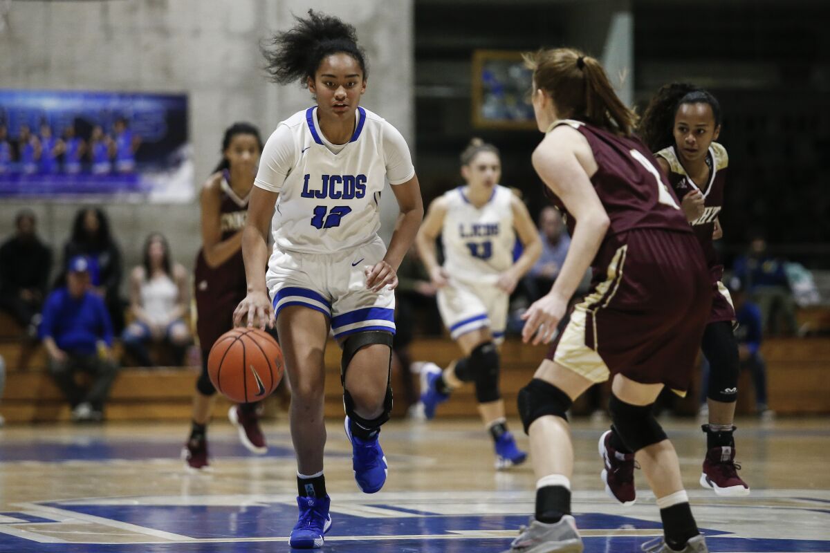 La Jolla Country Day’s Te-hina Paopao, who will play at Oregon, averaged 22.2 points and 7.8 rebounds a game.