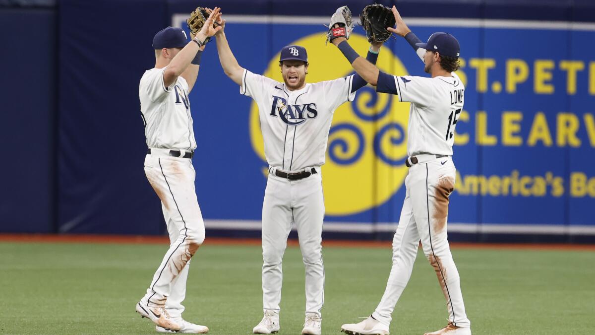 Díaz gets 3 hits as Tampa Bay Rays beat Boston Red Sox 10-5