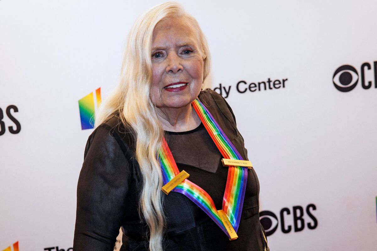  Joni Mitchell attends the 44th Kennedy Center Honors at the Kennedy Center 