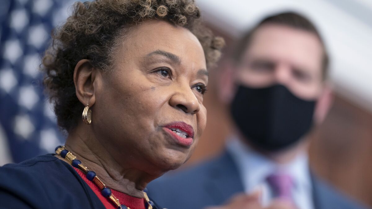 Rep. Barbara Lee tells colleagues she plans to run for Feinstein's Senate seat in 2024