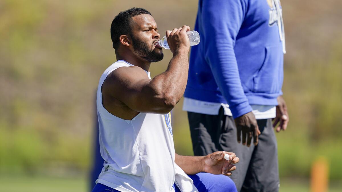 TurfShowTimes on X: While Thursday's fight continues combative trend in LA  Rams' joint practices, All-Pro Aaron Donald unlikely to face suspension.    / X