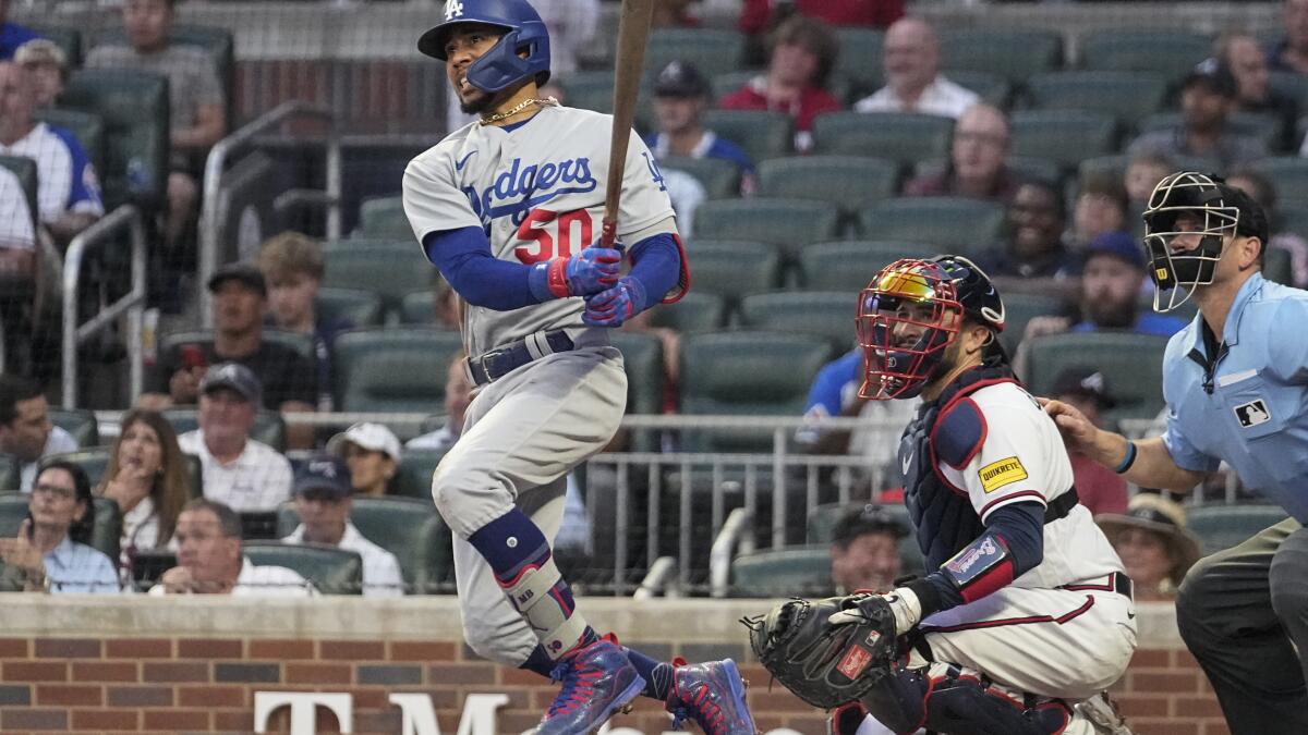 Albies drives in winning run in 9th as Braves beat Dodgers 4-3, avoid sweep