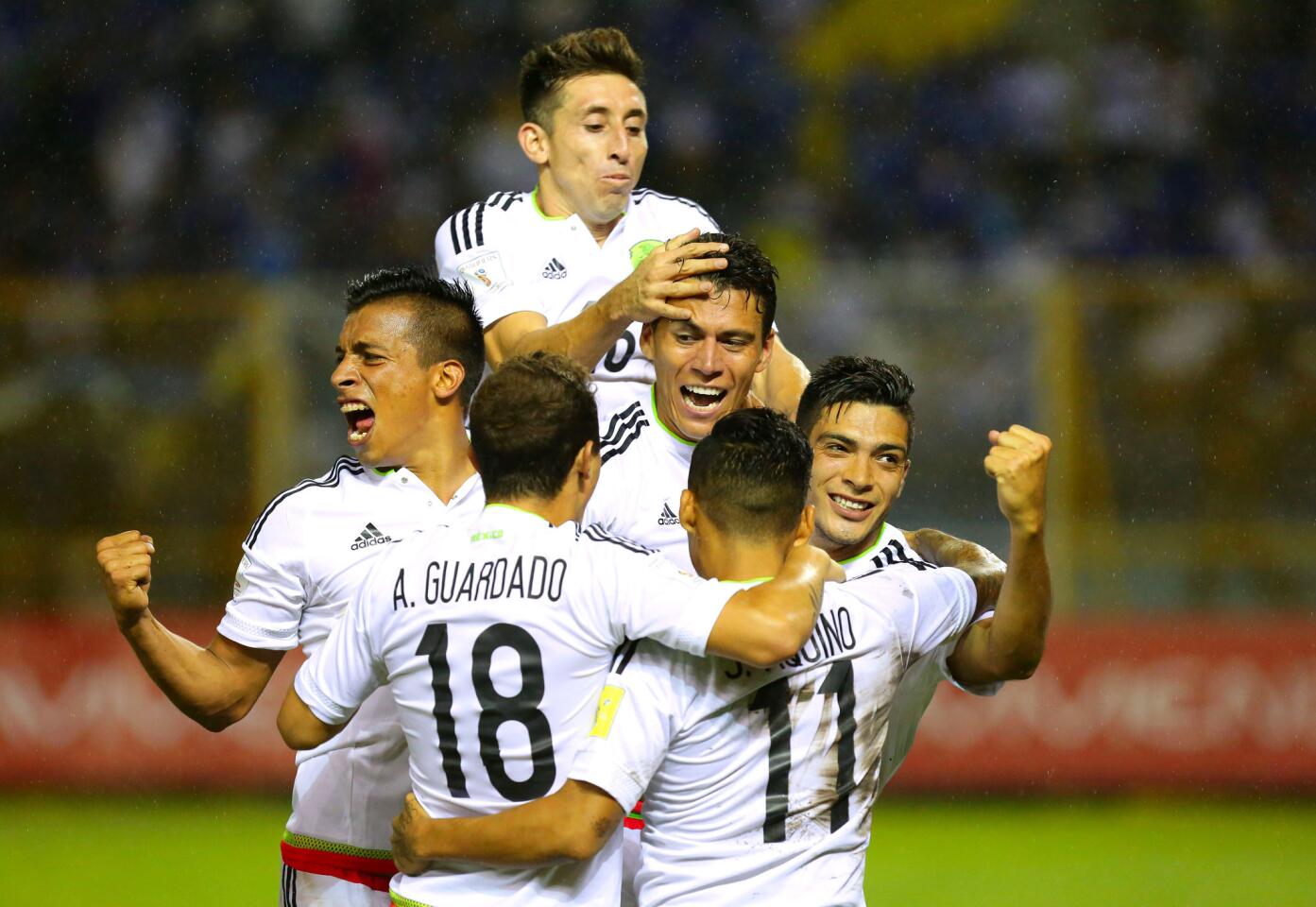 Eliminatoria: El Salvador 1-3 México