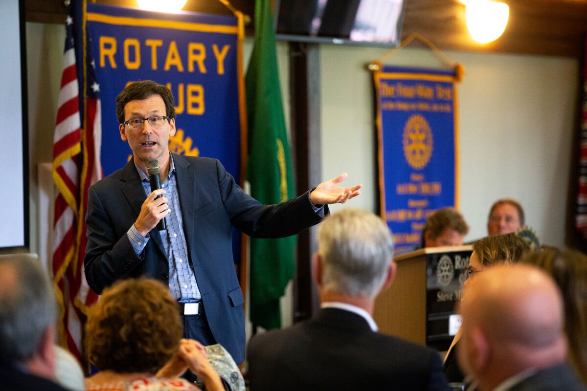 Washington Atty. Gen. Bob Ferguson speaks to Rotary Club members