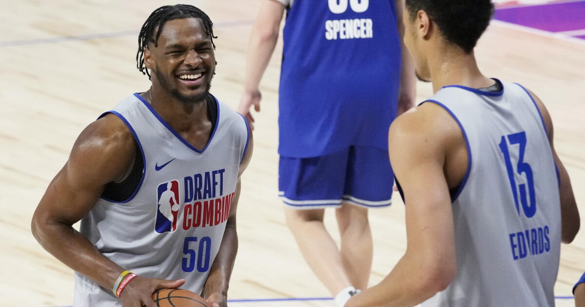 Menajer, Bronny James'in LeBron'la yapılan paket anlaşmasında yer almayacağını söyledi