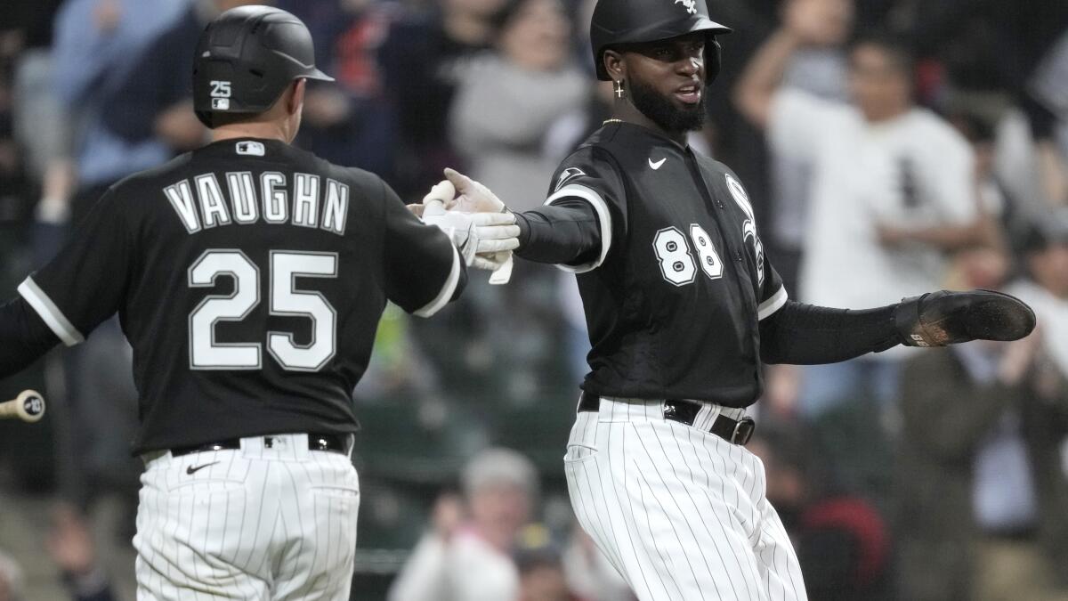 Robert homers for 4th straight game, White Sox beat Guardians 8-3