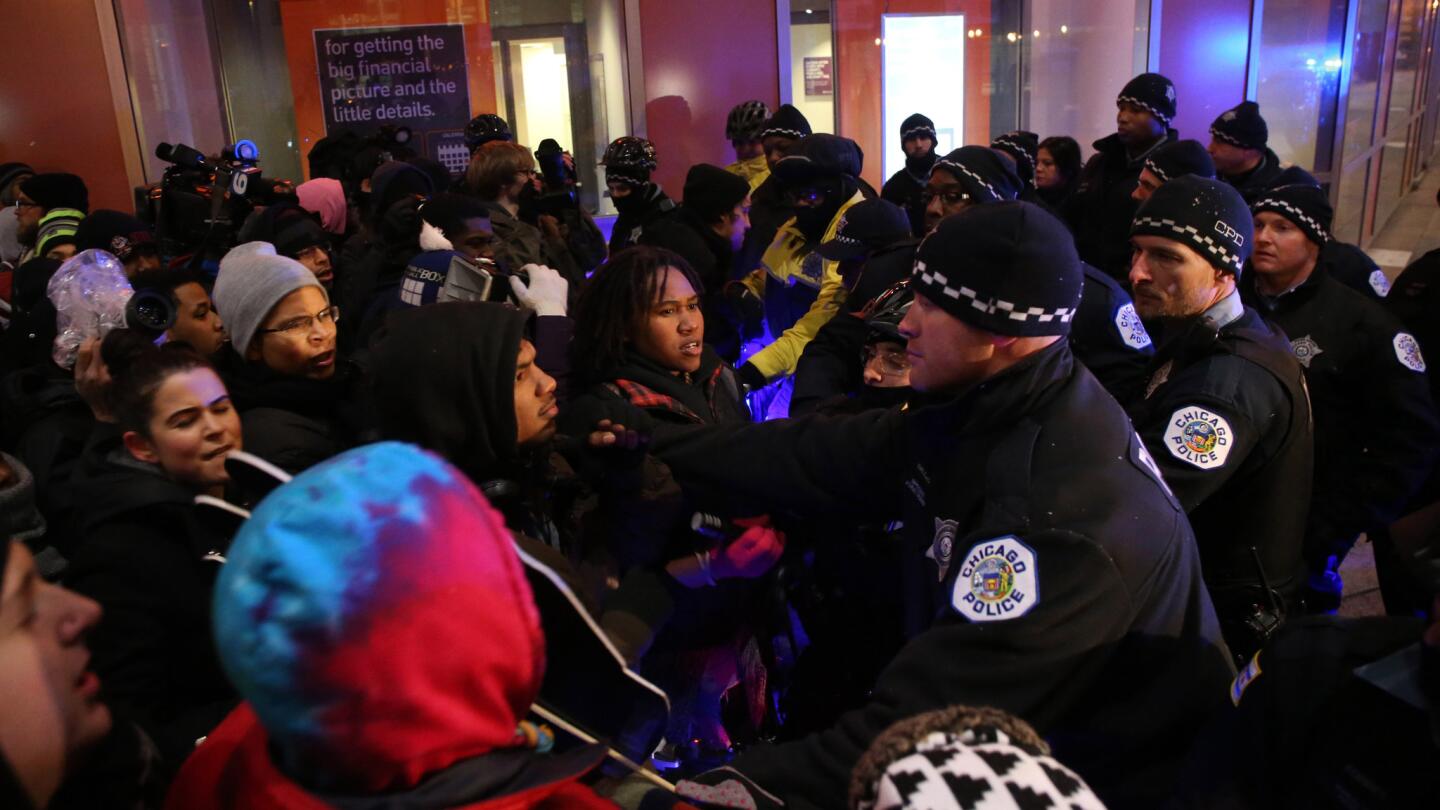 chi-ferguson-protest-in-the-loop-20141124-029