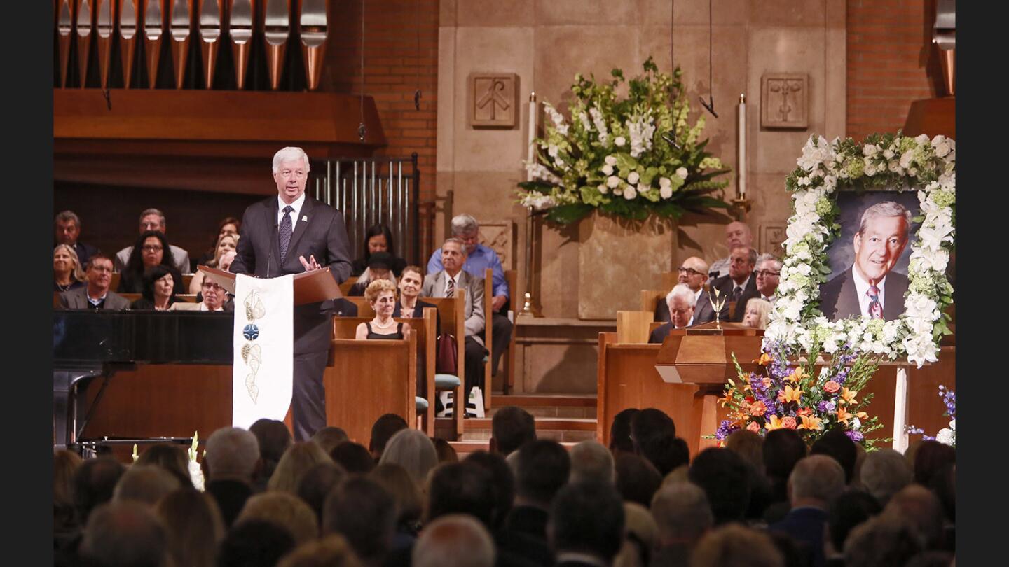 Photo Gallery: Former La Cañada Flintridge mayor Dave Spence remembered at memorial service