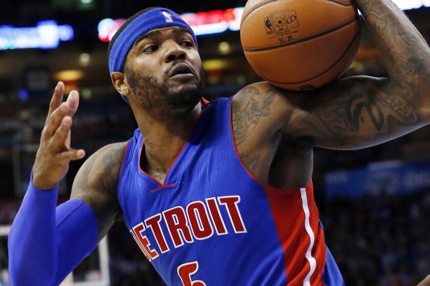 Former Detroit Pistons forward Josh Smith has agreed to sign with the Houston Rockets.