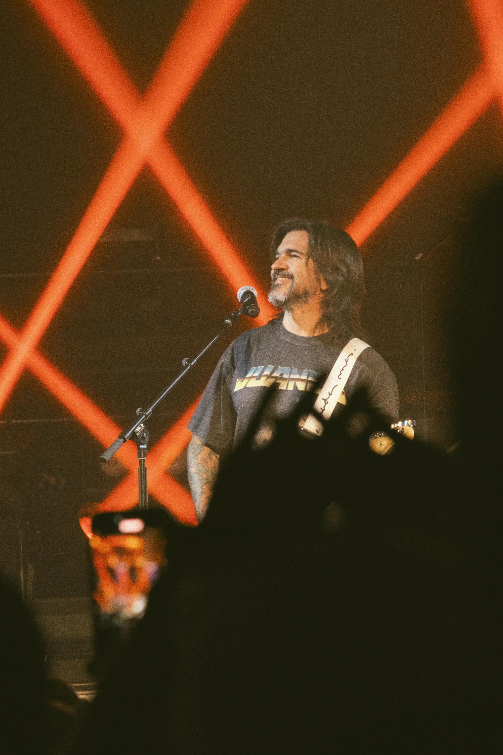 Juane trae su "Vida Cotidiana Tour" a Los ngeles.