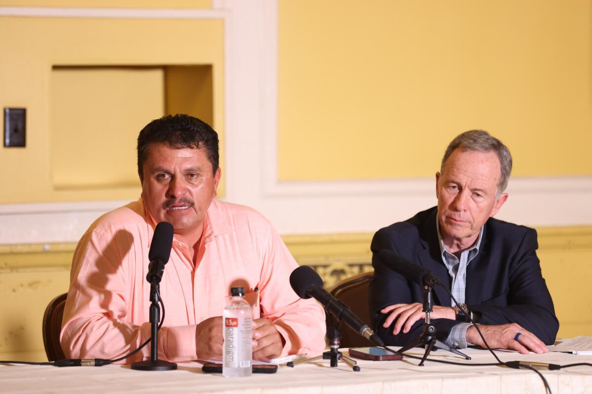 Conferencia con la prensa Sobre La batalla por la crisis del agua en Mexico se 