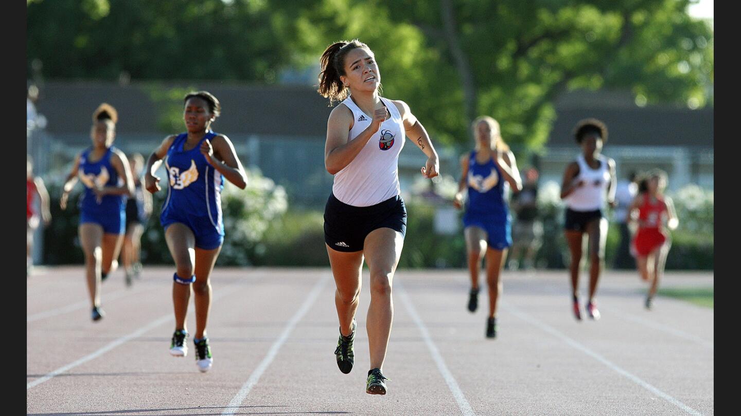 Photo Gallery: Bell-Jeff competes in Santa Fe League track finals