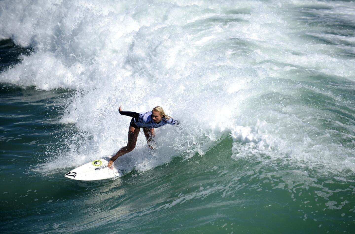 Dax McGill surfs in the semifinals