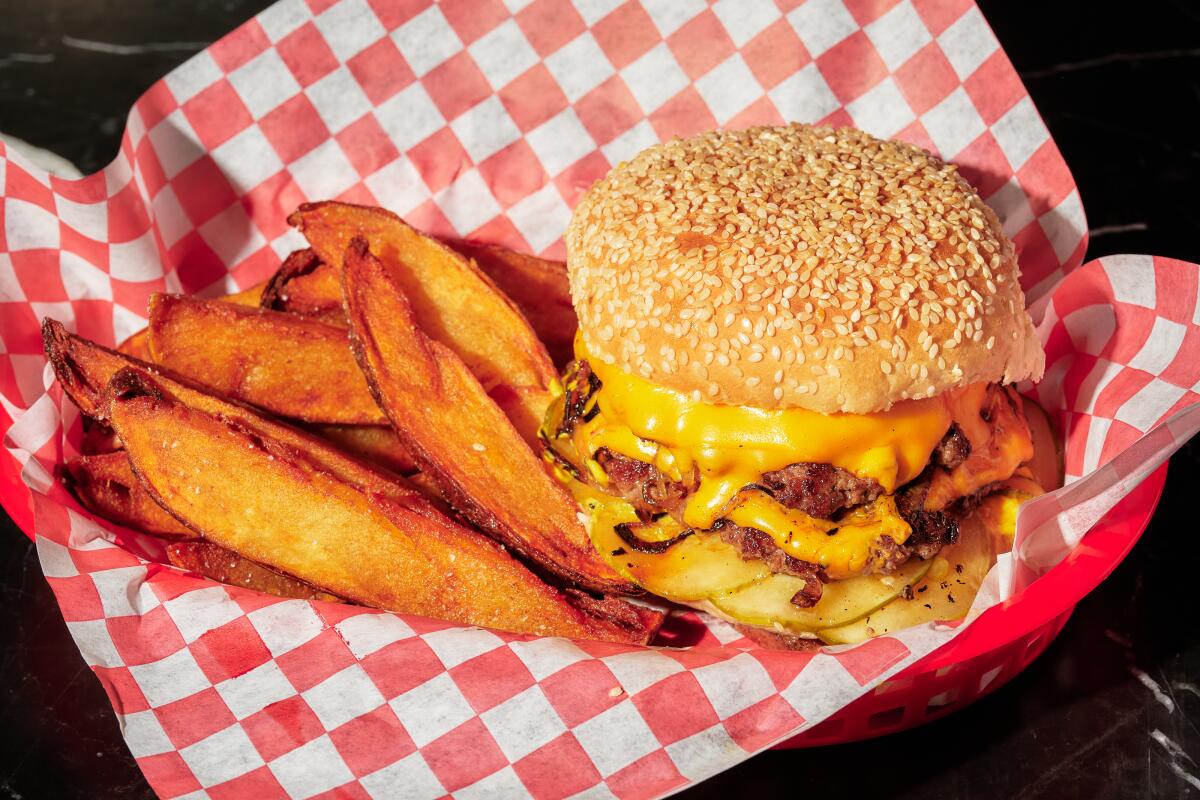 LOS ANGELES , CA - NOVEMBER 5: The Sooner Smash burger at Chi Spacca on Saturday, Nov. 5, 2022 in Los Angeles , CA. (Shelby Moore / For The Times)