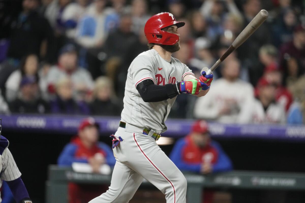 Bohm, Realmuto hit back-to-back homers as Phillies rally for 4-2