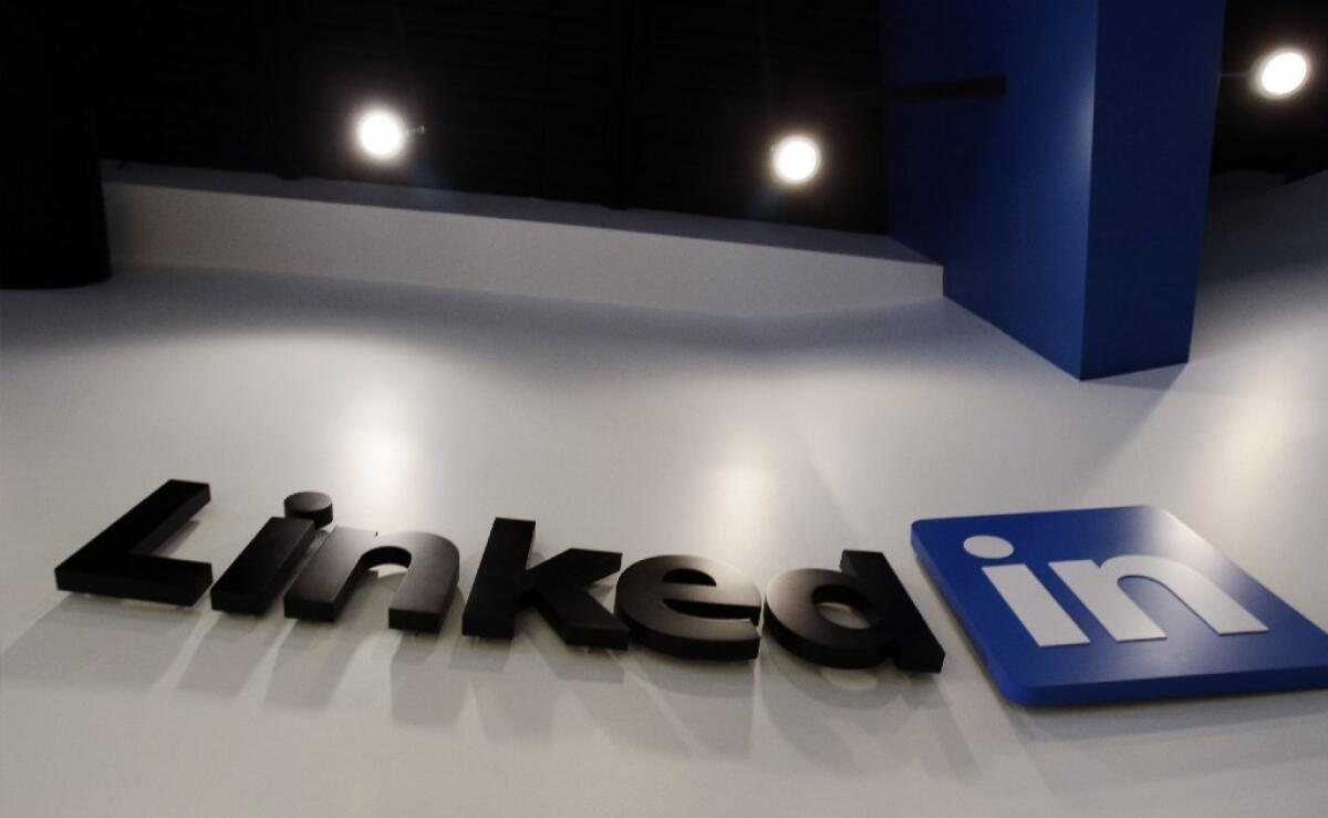 LinkedIn adds blocking feature to control privacy.