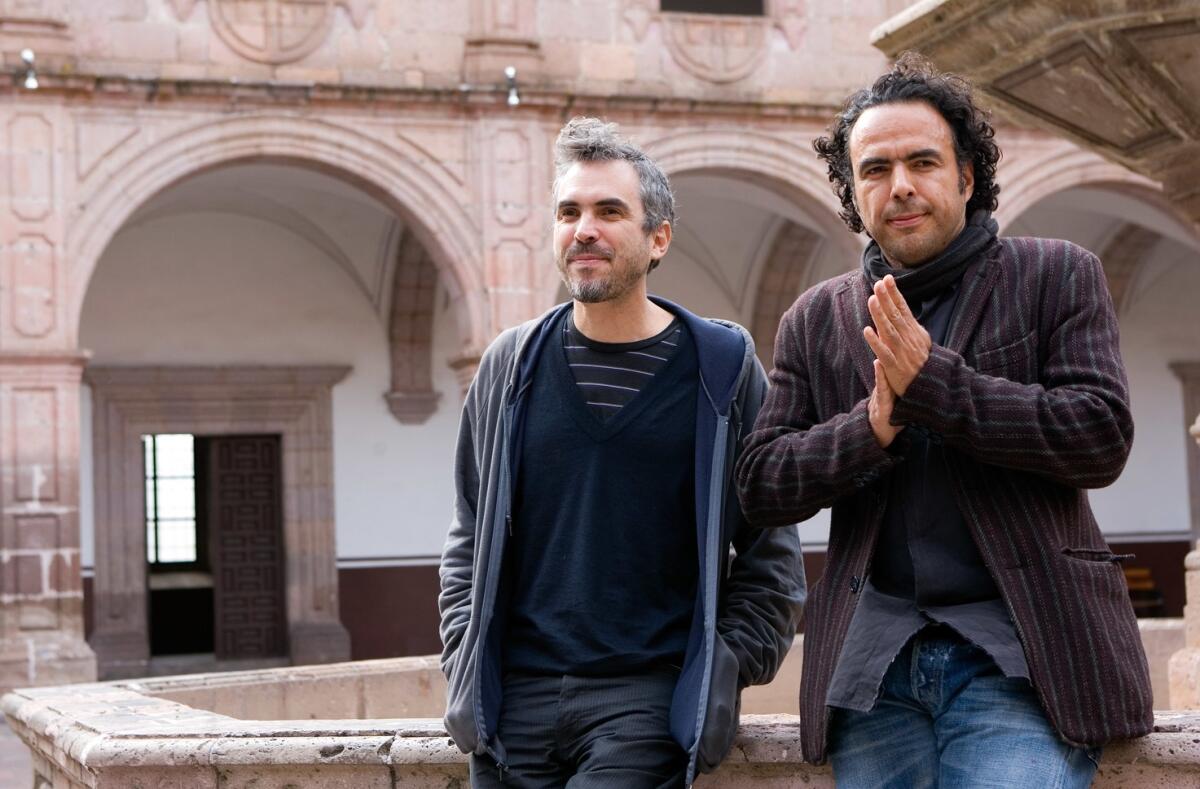 Alejandro G. Iñárritu (der.), Alfonso Cuarón (izq.) y decenas de personalidades más piden reinventar nuestro modo de vida y de consumo.