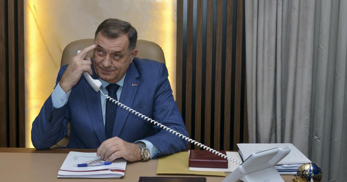 Le dirigeant serbe de Bosnie, Milorad Dodik, promet de déchirer le pays