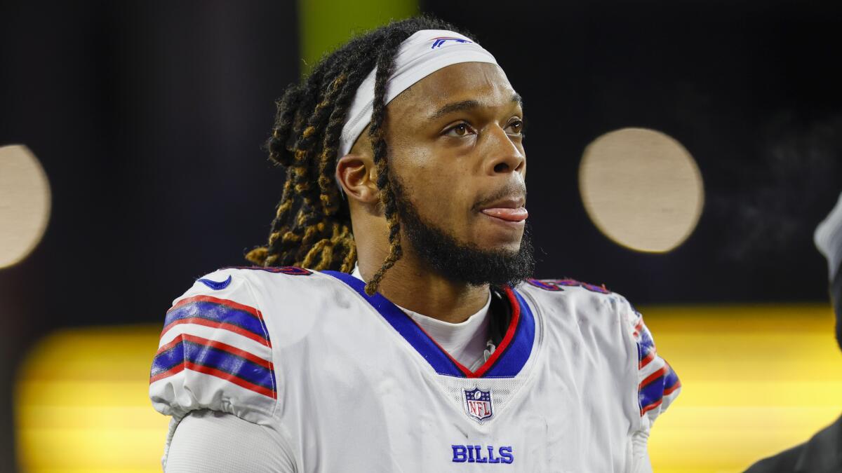 Bills player collapses, gets CPR before leaving field in ambulance during  Monday Night Football game
