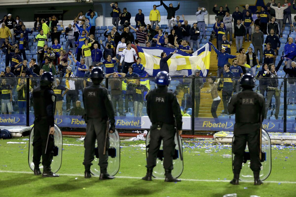 'Fans' del Boca Juniors durante el partido ante River Plate, en la Copa Libertadores.