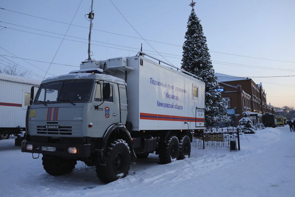 A Russian Emergency Ministry truck parked at the Listvyazhnaya mine