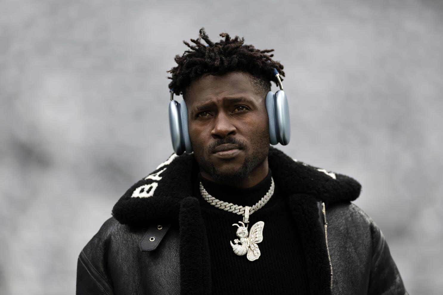 An NFL team will sign Antonio Brown, who says he's done - Los