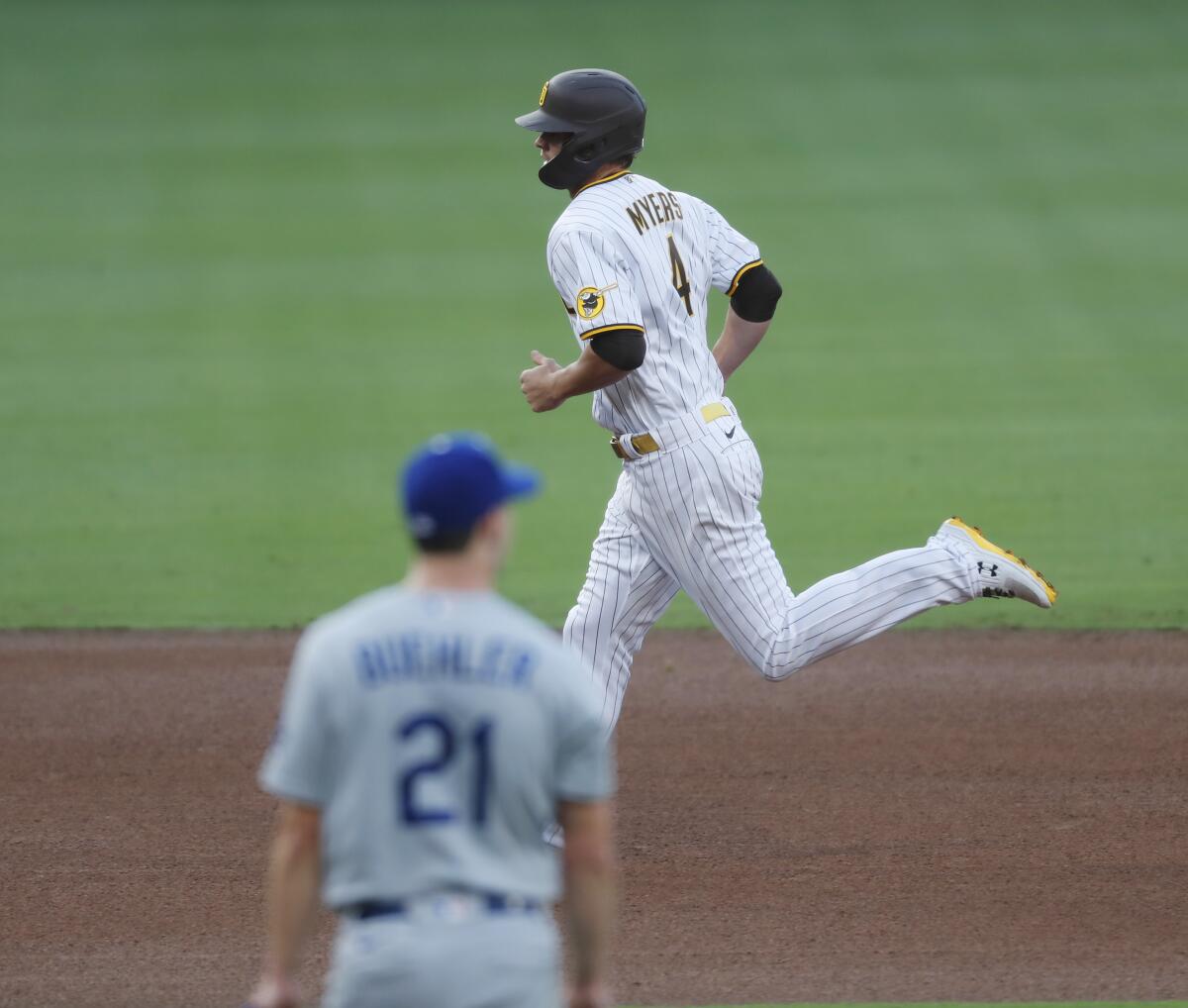 Padres beat Rockies, extend season-high winning streak to five games - The  San Diego Union-Tribune