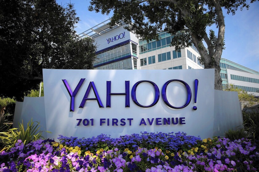A Yahoo sale would mark an end for a company once considered a Web giant, but it’s an option investors have rallied behind.