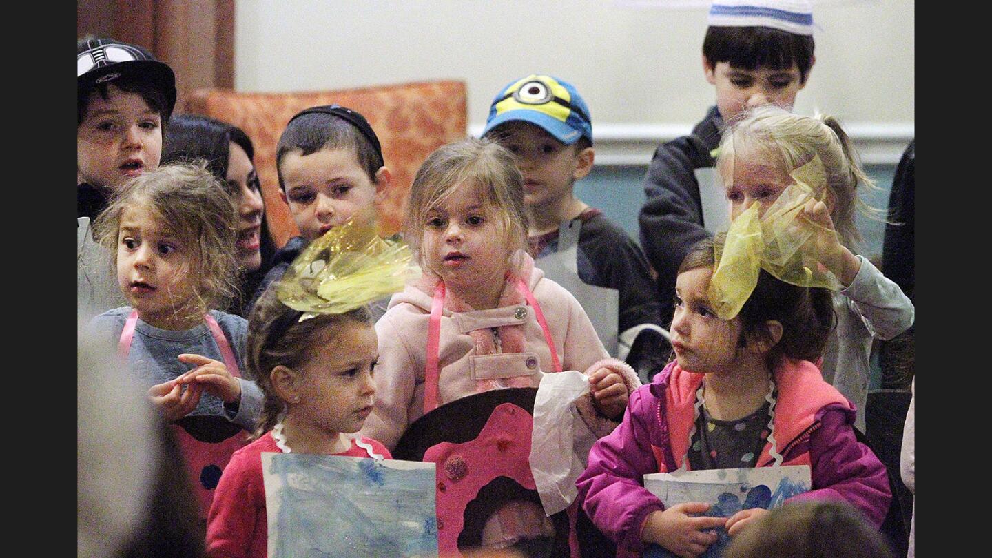 Photo Gallery: Chabad Burbank Preschool students sing to seniors at Belmont Village