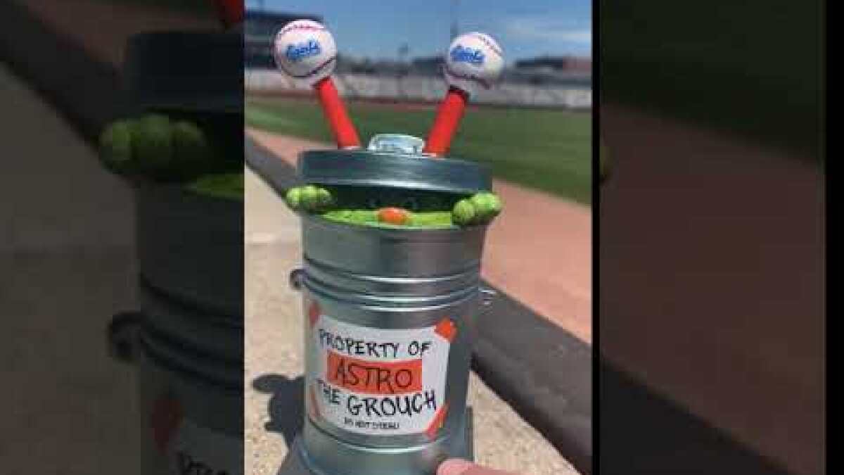Fans boo Houston Astros' mascot Orbit at Home Run Derby
