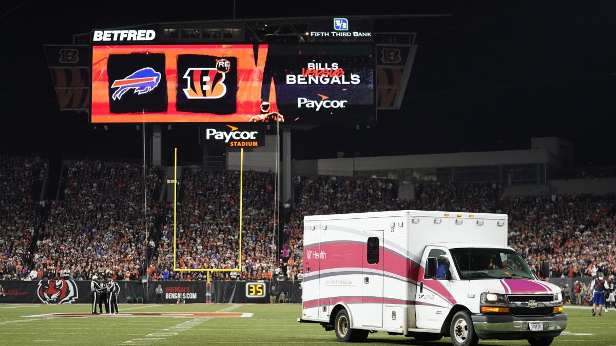 Live Updates: Bengals host Bills in game with enormous playoff